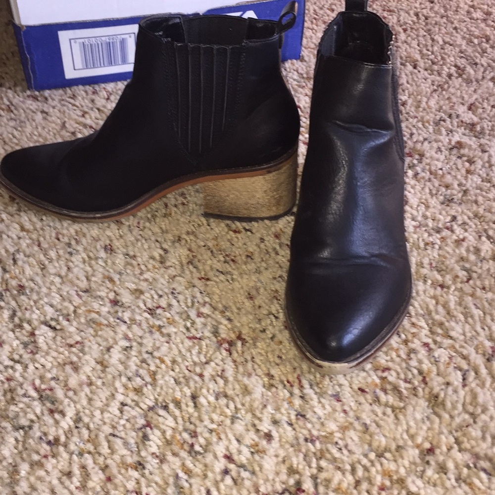 Black heeled booties